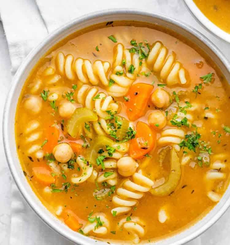 Soupe de légumes aux pâtes