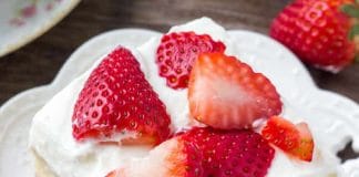 Gâteau aux fraises à la crème