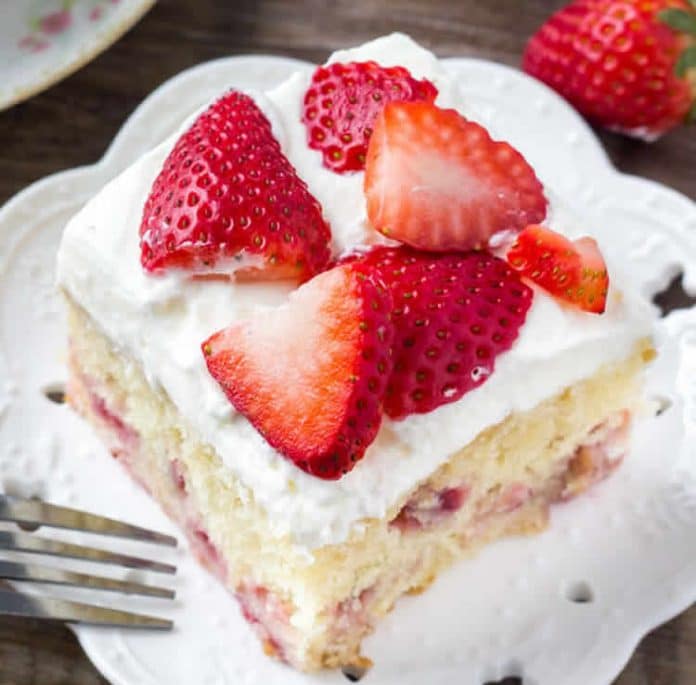 Gâteau aux fraises à la crème