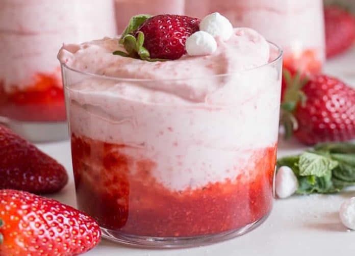 Dessert crème à la fraise au thermomix - une délicieuse verrine