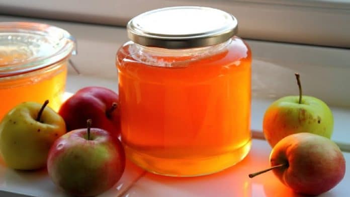 Gelée de pommes de grand-mère