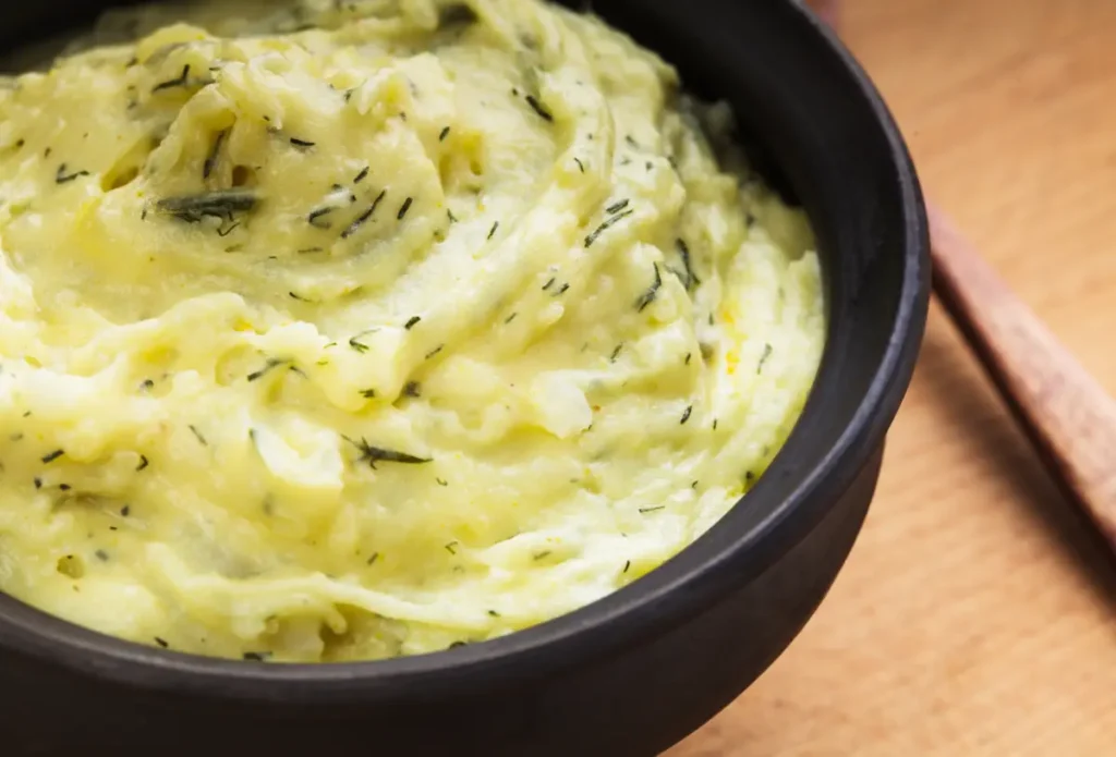 Purée de pommes de terre à la ciboulette