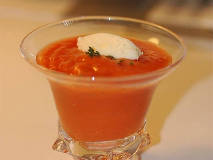 Soupe de tomate froide