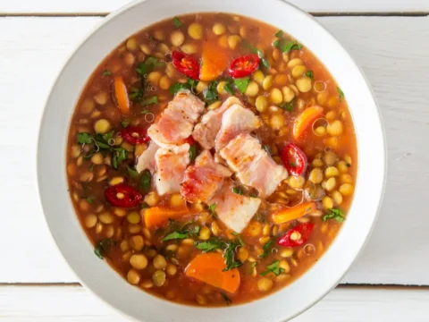 Lentilles au bacon carottes et tomates