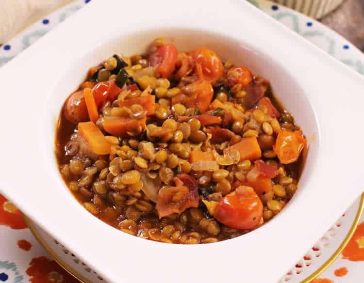 Lentilles au bacon carottes et tomates