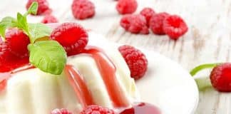 Panna cotta facile aux framboises