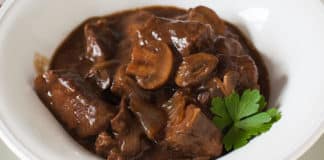 Bœuf bourguignon aux champignons au cookeo