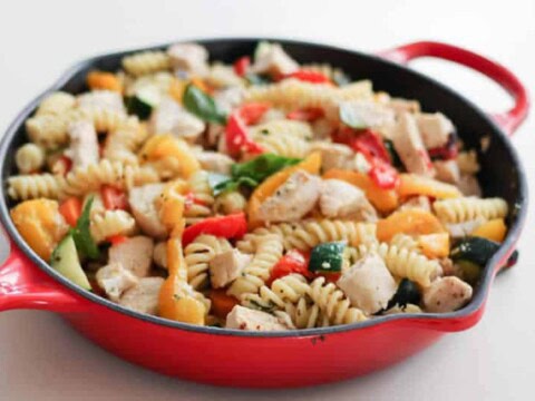 Poêle de poulet aux légumes