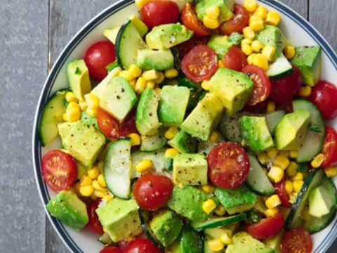 Salade de tomates avocat et concombre