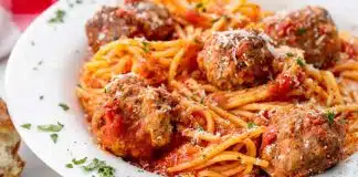 Spaghetti aux boulettes et tomates au cookeo