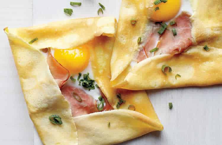 Crêpes aux oeufs et jambon au four