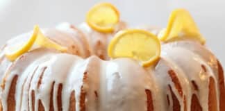 Gâteau moelleux au citron avec glaçage