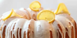 Gâteau moelleux au citron avec glaçage