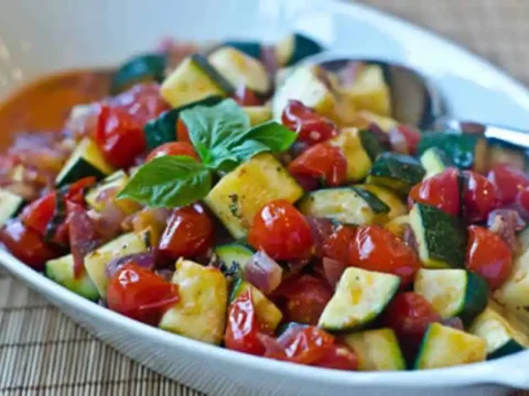 Poêlée de courgettes et tomates