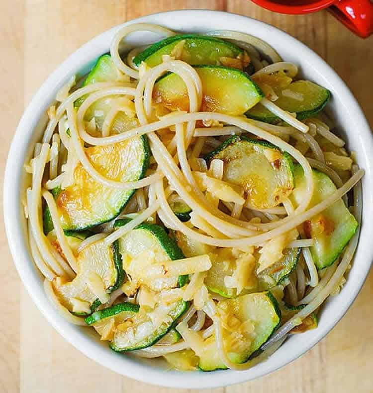 Spaghetti aux courgettes et parmesan