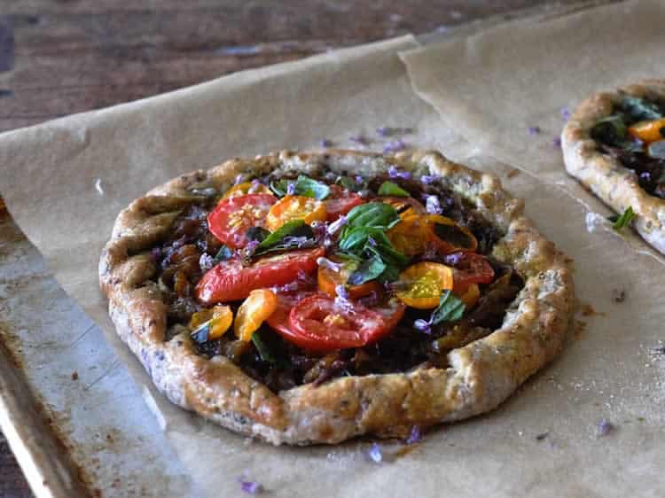 Tarte à la tomate et oignon