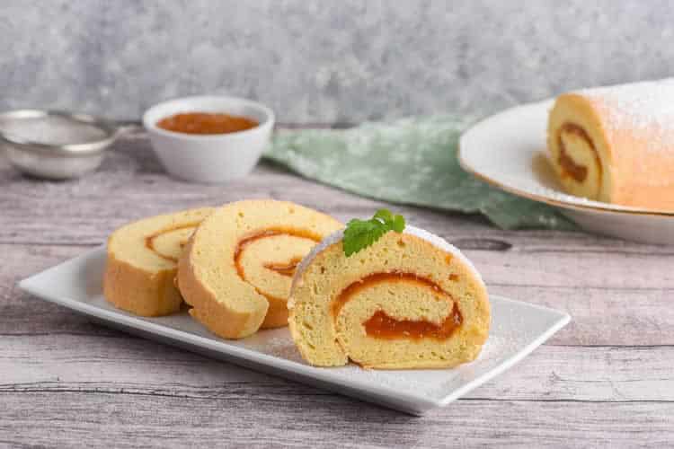 Bûche à la confiture abricot