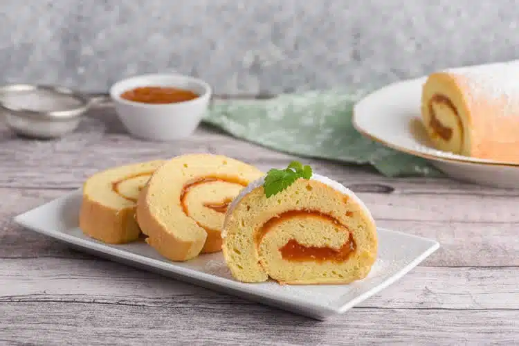 Bûche à la confiture abricot