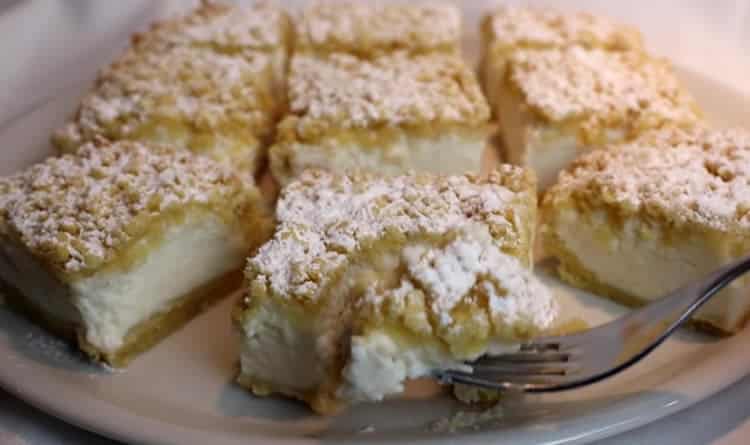 Gâteau avec 2 pots de yaourt facile