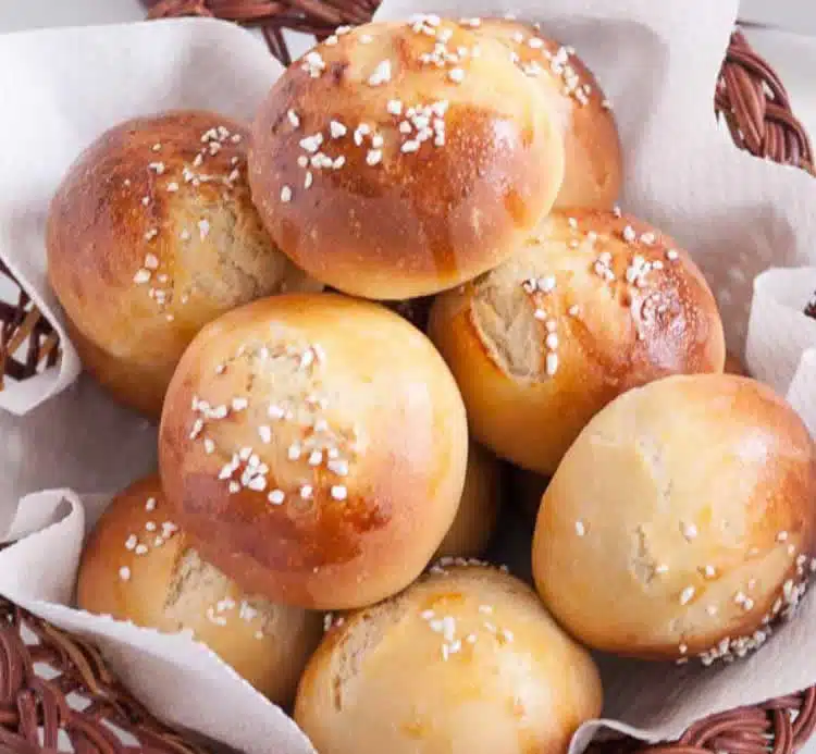 Petites brioches au sucre