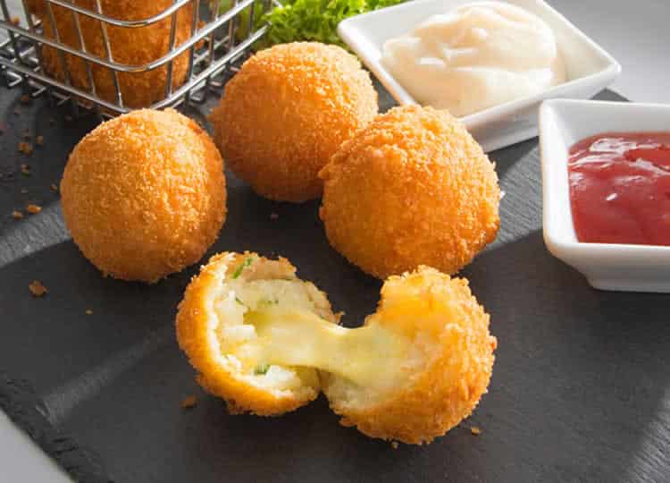 Boulettes de pommes de terre au fromage