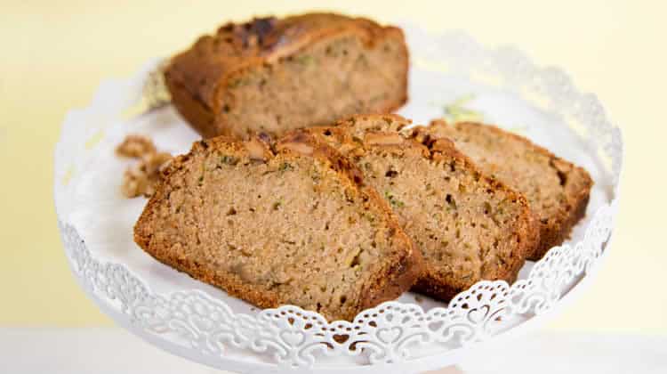 Cake aux courgettes et noix