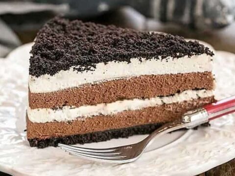 Gâteau mousse chocolat et crème fouettée