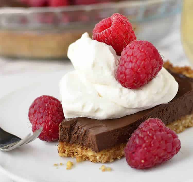 Tarte au chocolat et crème fouettée