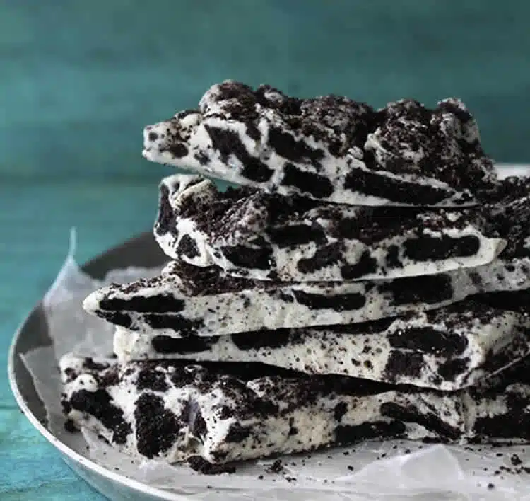 Biscuit au chocolat et oreos sans cuisson