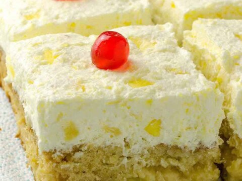 Gâteau à l'ananas et à la crème