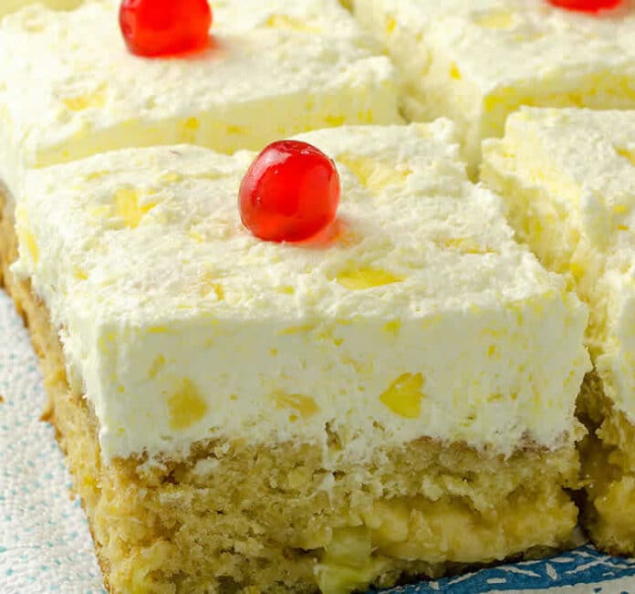 Gâteau à l&amp;#39;ananas et à la crème - pour votre dessert.