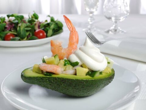 apéritif aux crevettes et à l'avocat