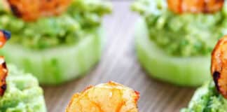Apéritif aux crevettes et à l'avocat