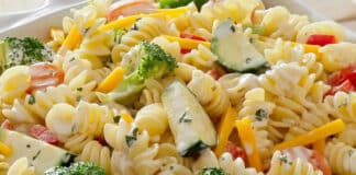 Salade de pâtes froides aux légumes