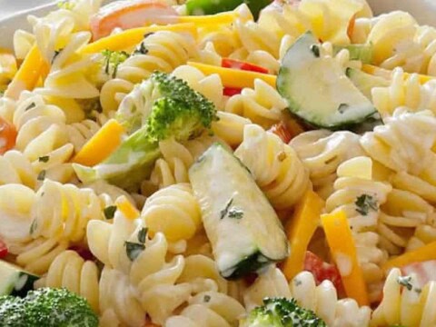 Salade de pâtes froides aux légumes