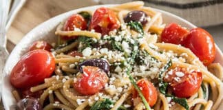 Spaghettis aux tomates cerises et feta