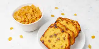 Cake aux amandes et raisins secs