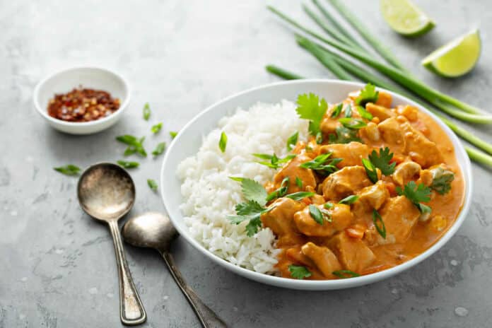 Emincé de dinde au curry et crème