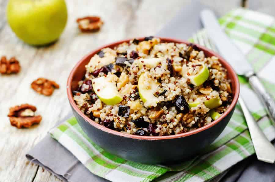 Salade de l’aubergine quinoa et pomme
