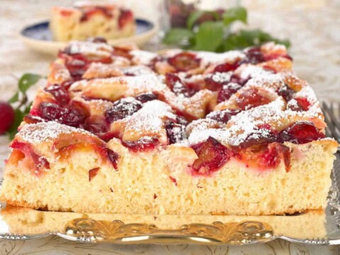 Gâteau moelleux aux prunes