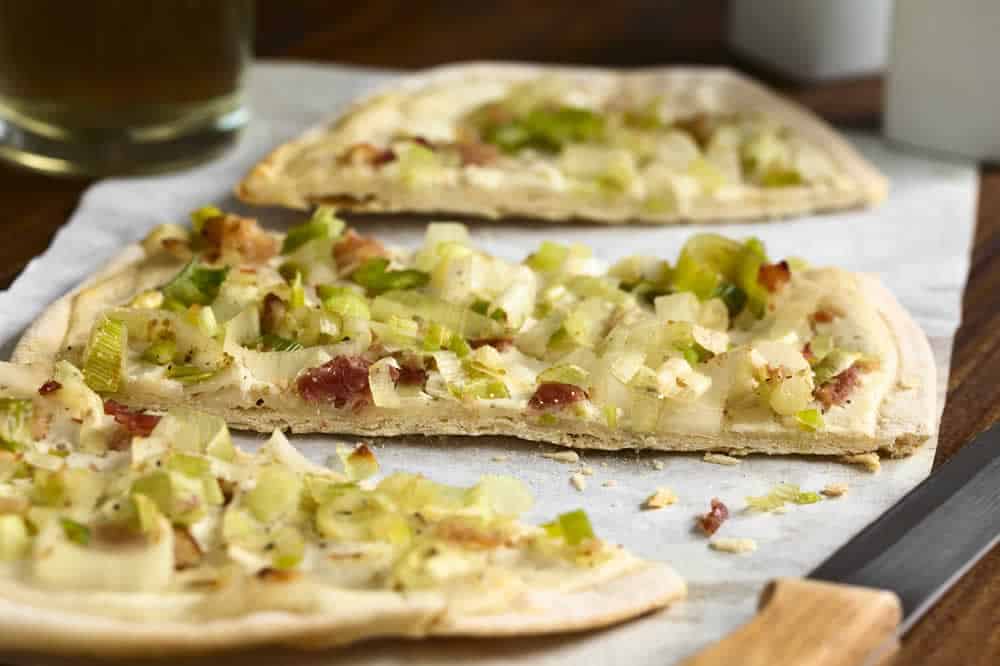 Pizza de poireaux et lardons
