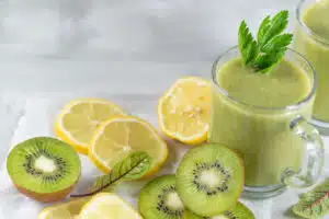 Smoothie kiwi au citron et miel