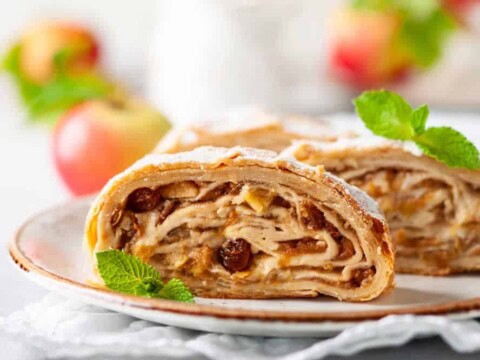 Le délicieux strudel aux pommes et raisins secs