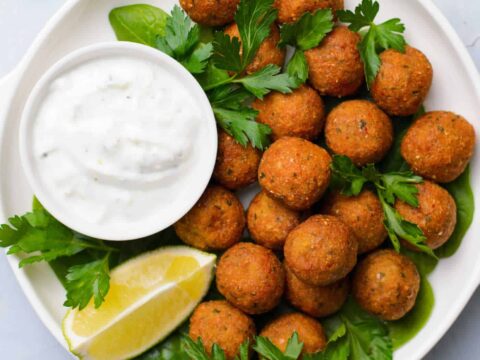 Falafel avec sauce au yaourt