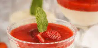 Dessert panna cotta fraise