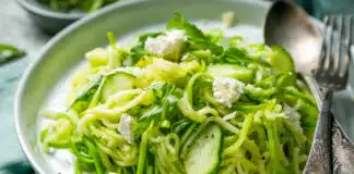 Salade de courgettes concombre et fromage