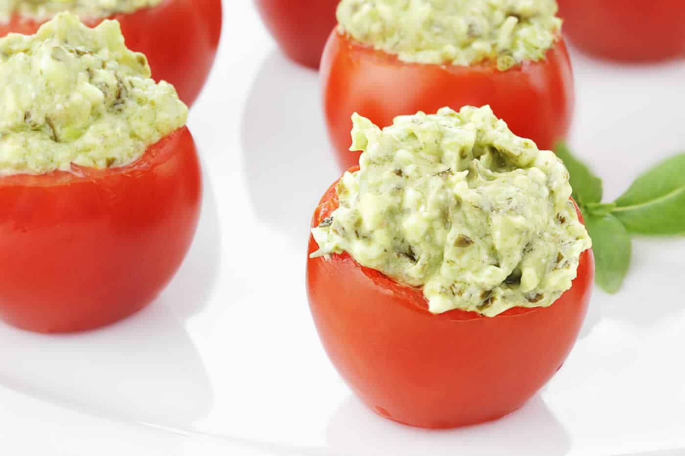 tomates-farcies-au-pesto-d-avocat-au-thermomix