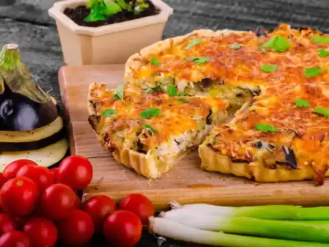Quiche aux aubergines, poireaux et oignons