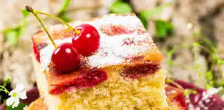 Délicieux gâteau aux cerises