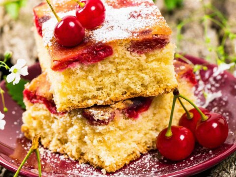Délicieux gâteau aux cerises